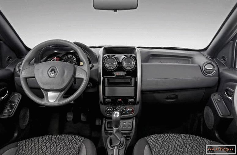 Ufficio brasiliano Renault ha rilasciato una versione economica del Duster Oroch Express