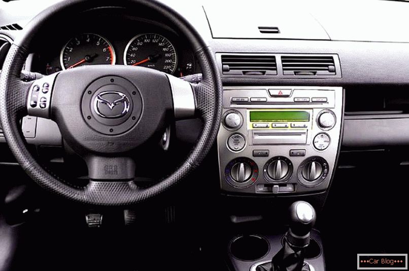 Mazda 2: tradizioni giapponesi dal 2002