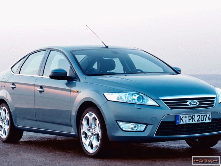 Ford Mondeo 2014 berlina