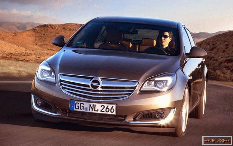 Prezzo Opel Insignia 2014