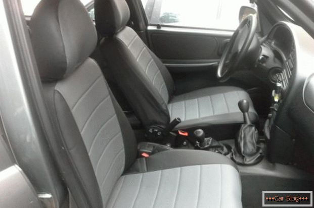 Salon Chevrolet Niva si è rivelato spazioso, confortevole ed ergonomico