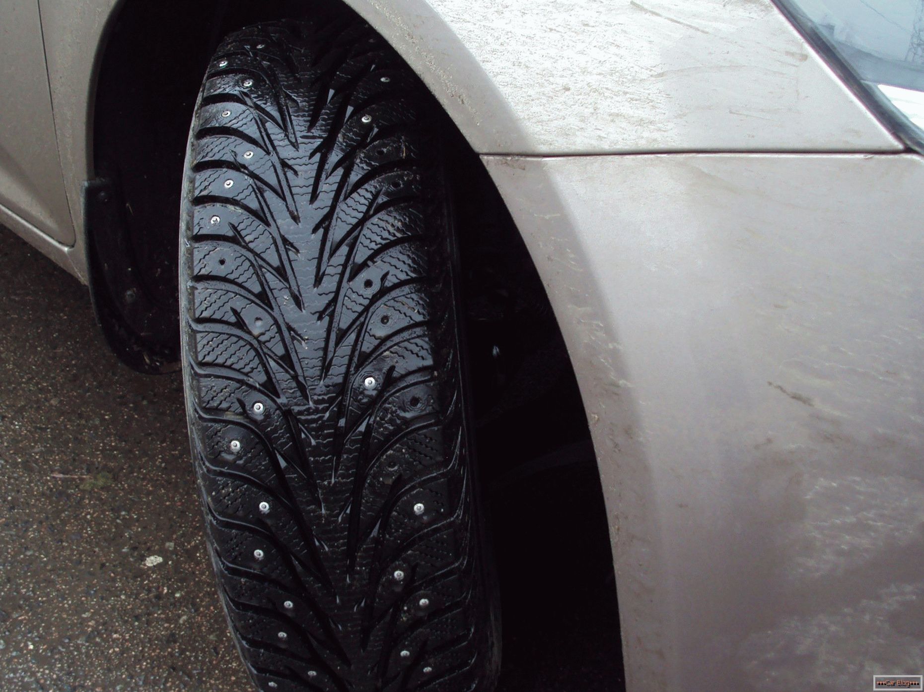 Il governo accetta di introdurre multe per pneumatici estivi in ​​inverno