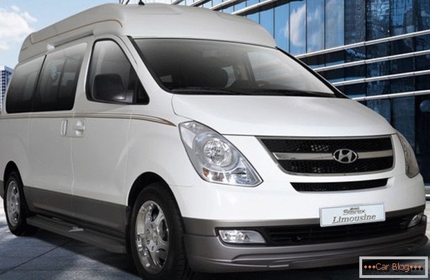 Il minibus diesel dalla Corea Hyundai Grand può sostituire i minibus