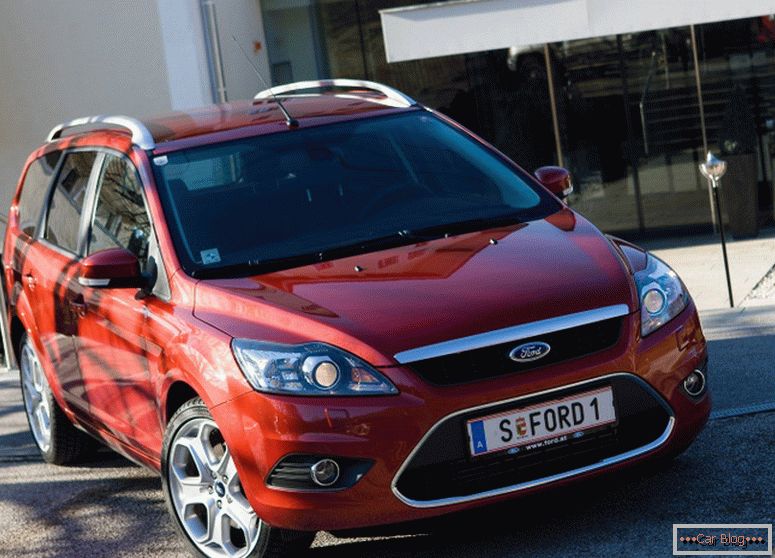 Ford Focus 2 restyling auto 2014
