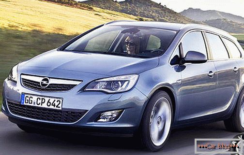 Opel Astra carriola