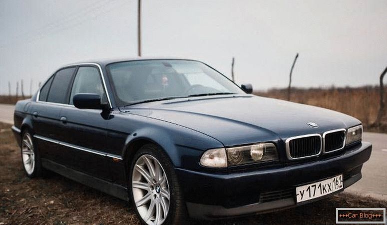 Foto BMW 7 (E38)