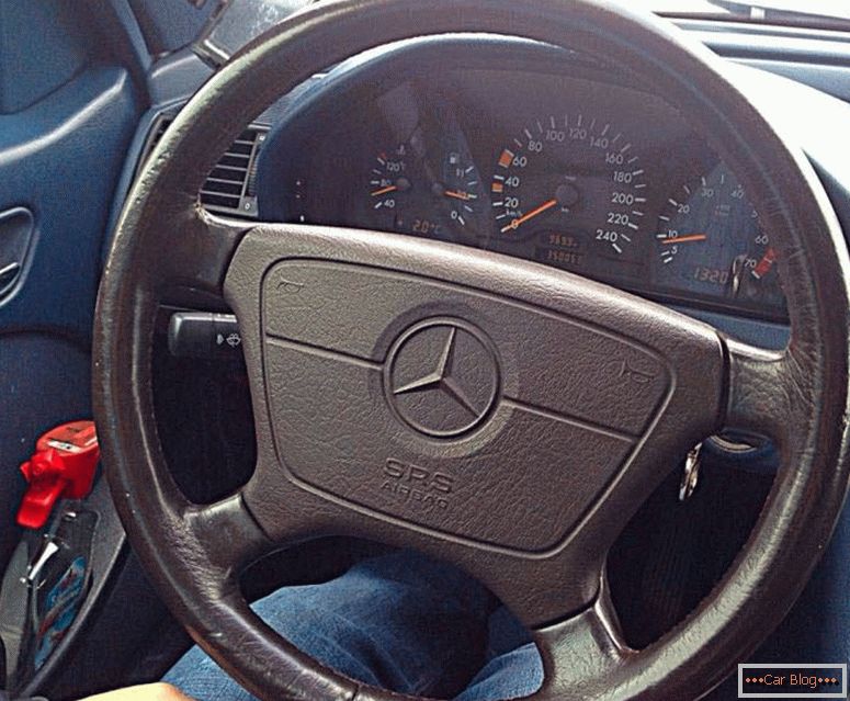 Volante Mercedes-Benz W140