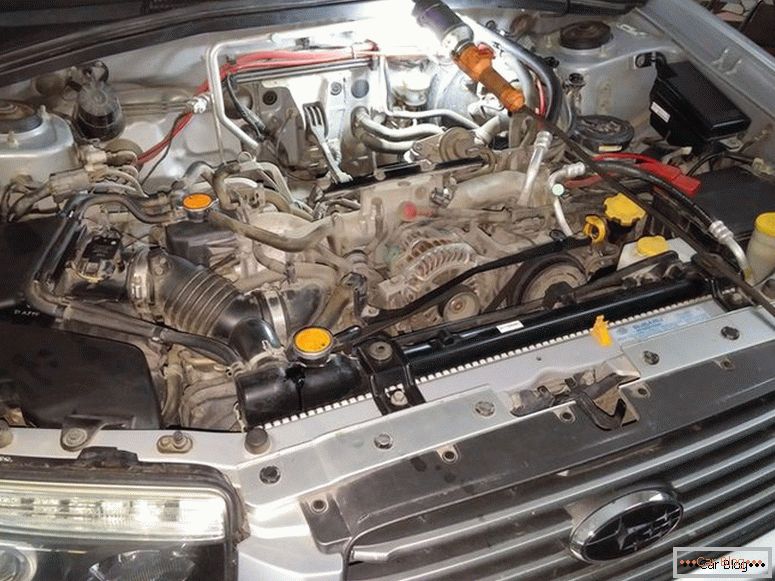 Riparazione del motore Subaru Forester Turbo