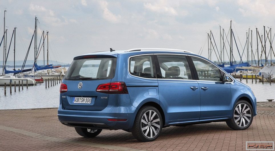 VW Sharan dopo il restyling è diventato meno